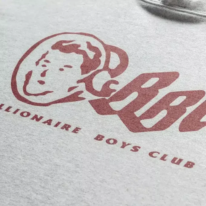 Hettegenser med OG-logo i burgunder