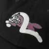 Logo med brodert måke.