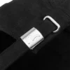 Logo med brodert måke.